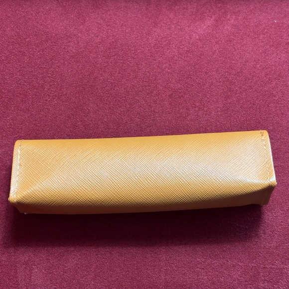 Tory Burch Orange small eyeglass case NWOT - Picture 2 of 4